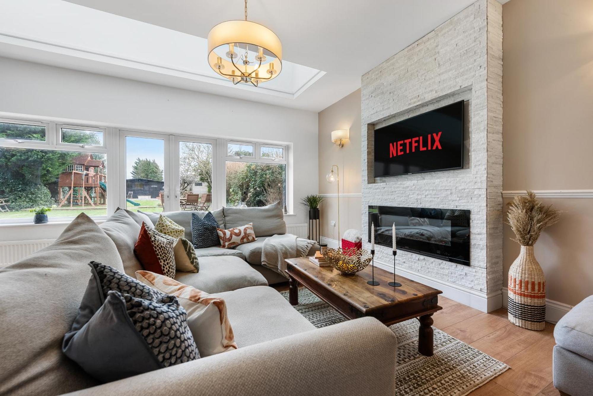 Long Term And Summer Special Offer! 5-Bedroom Spacious, Stunning Design, Sociable Areas & Cosy House Near South Downs Park, Sleeps 11 With Games Room, Private Parking And Garden- By Blue Puffin Stays Waterlooville Exterior foto